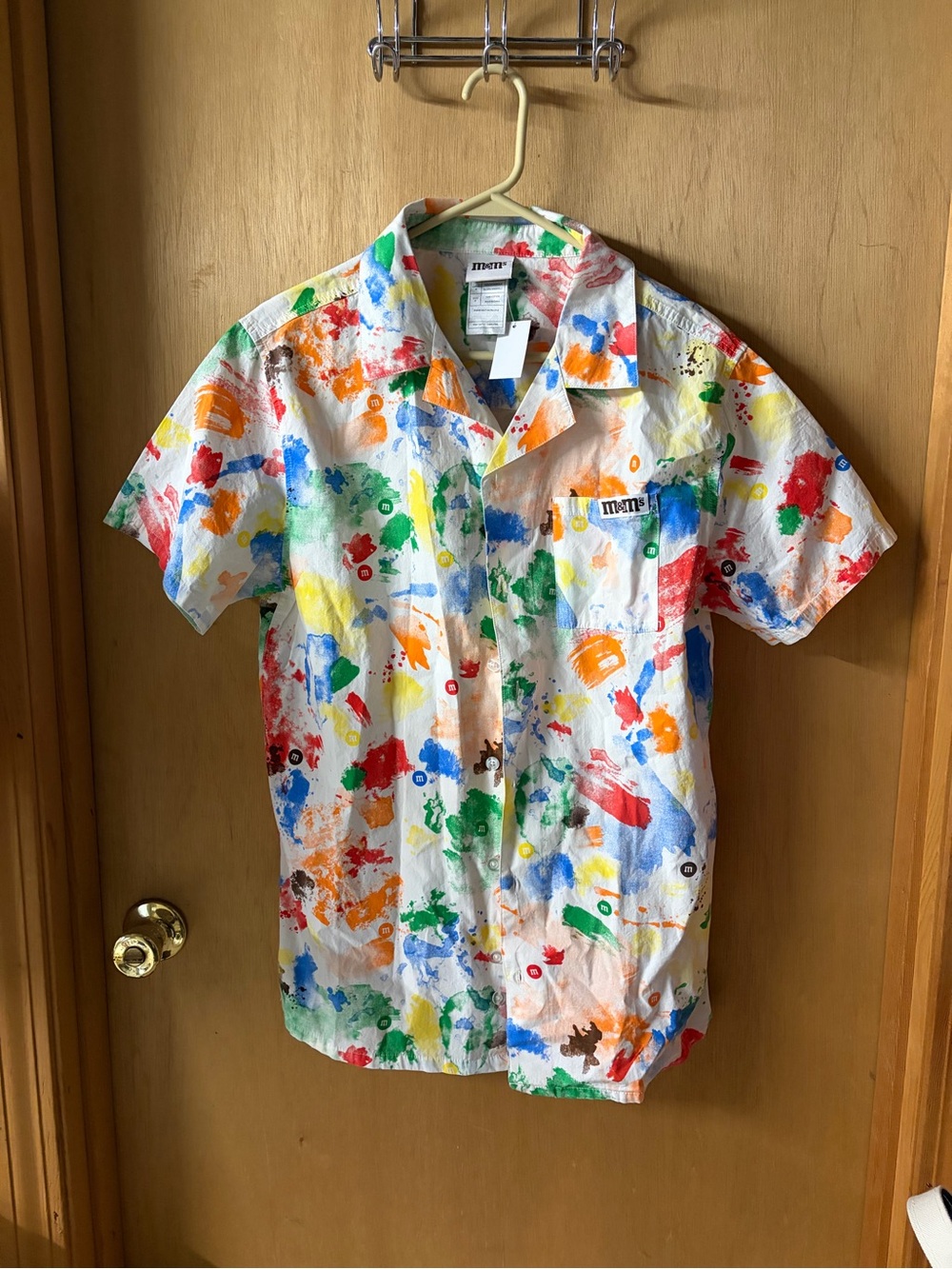 Men’s medium m&m button up short sleeve shirt paint splat design brand new